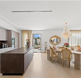 4 bedroom villa with indoor and outdoor pools in Galižana, Istria, sleeps up to 8